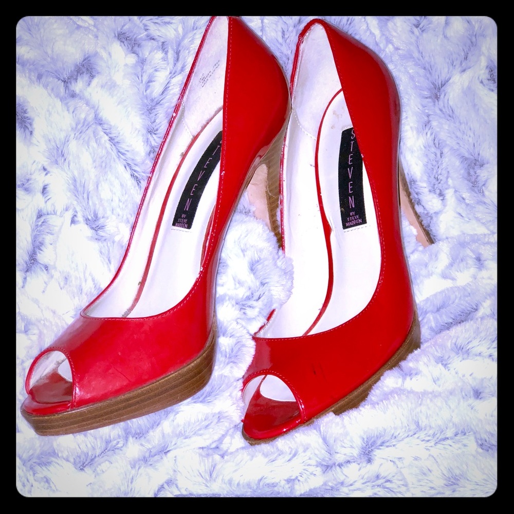 New steve madden red pump SZ 7.5